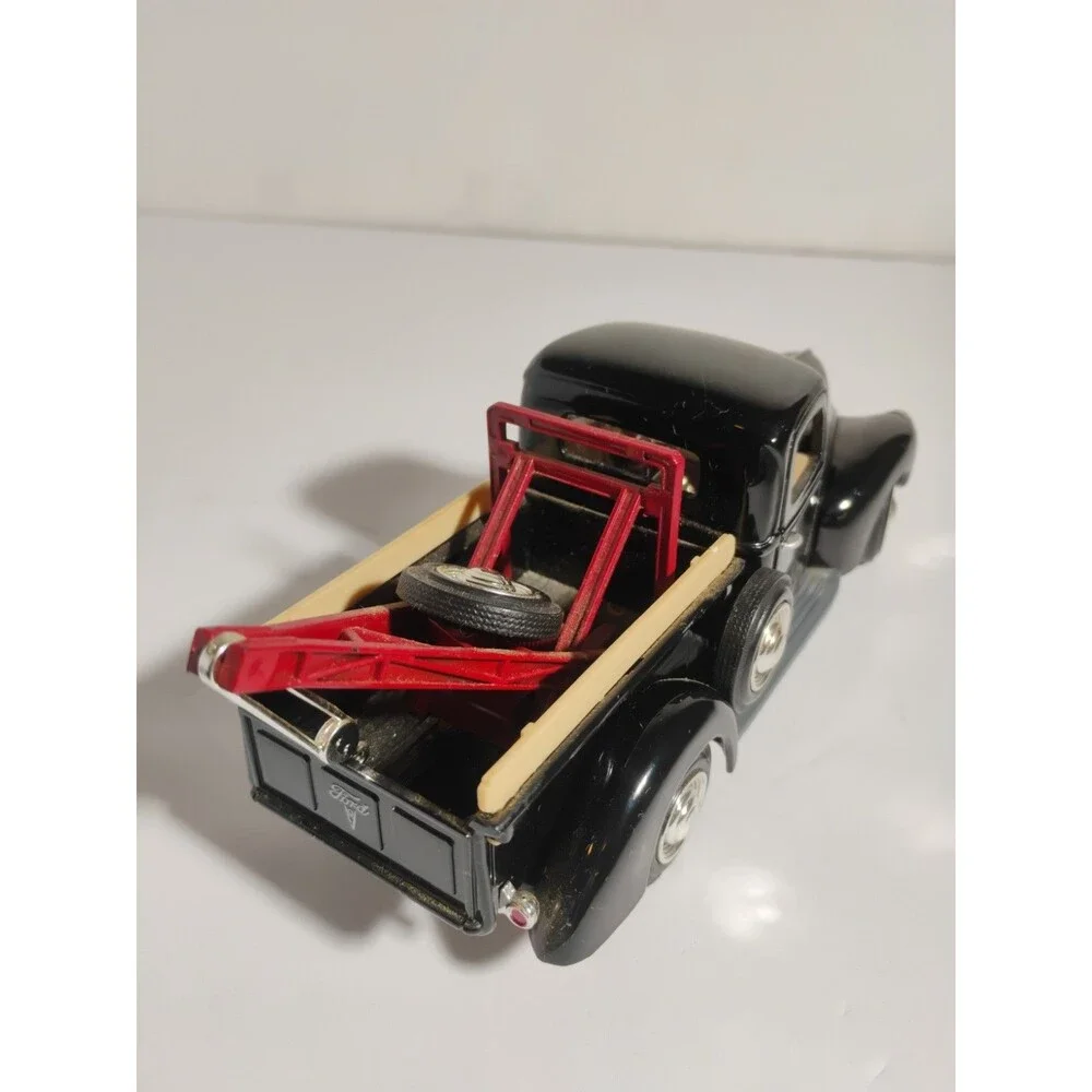1/24 MOTORMAX 1940 FORD TOW TRUCK BLACK Silver Wheels